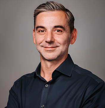 Simon Booth, Photographer and Videographer and one of John Tosh's Digital Partners.